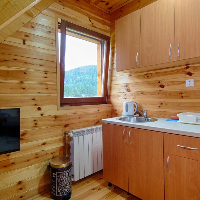 Original Wooden Lodge SG - Three-Bedroom House - 10