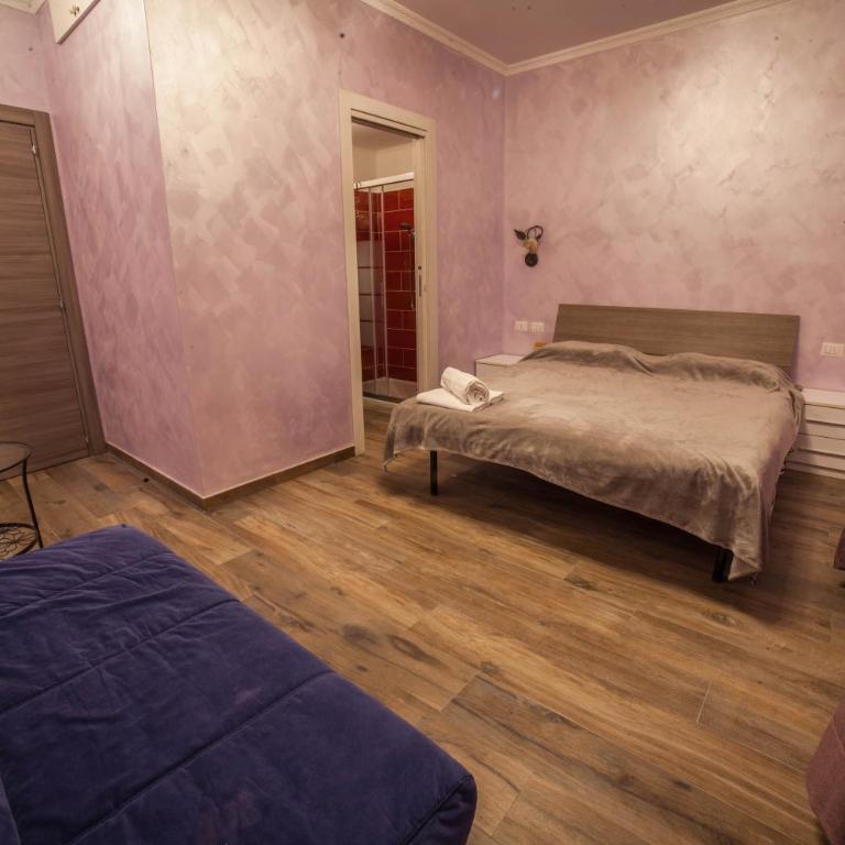 Iris Guest House - Camera Tripla con Bagno Privato - 2