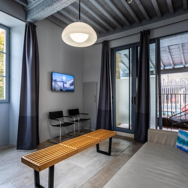 Boutique Hôtel Entraigues - Suite Familiale Deluxe avec Terrasse Côté Piscine - 6