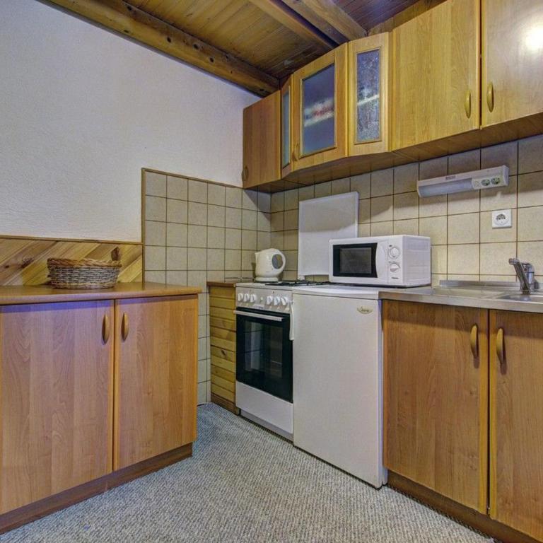 Apartments Dobro - Three-Bedroom Apartment - 5