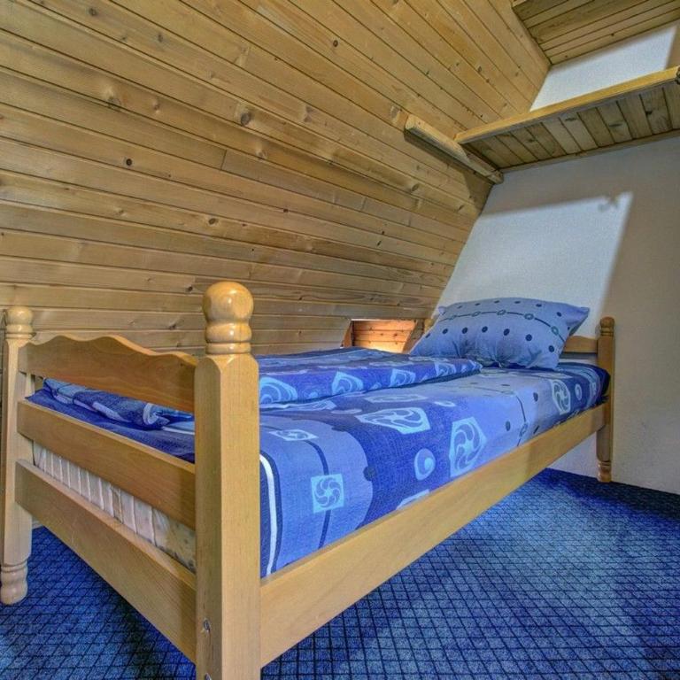 Apartments Dobro - Three-Bedroom Apartment - 9