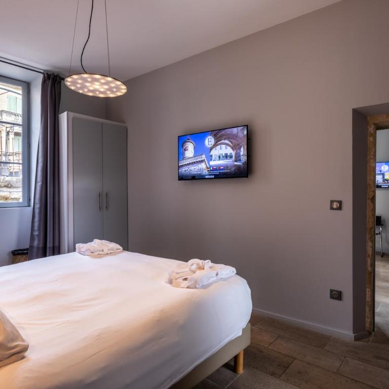 Boutique Hôtel Entraigues - Suite Familiale Deluxe avec Terrasse Côté Piscine - 2