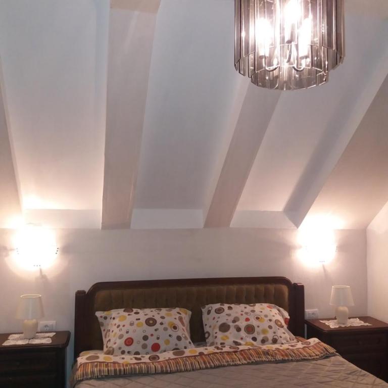 Apartments Beka - Doppelzimmer mit Gemeinschaftsbad - 2