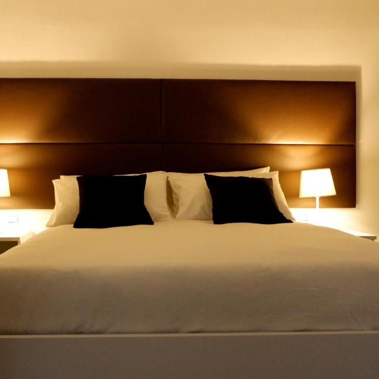 Banus Rooms - Deluxe Double Room with Balcony - 19
