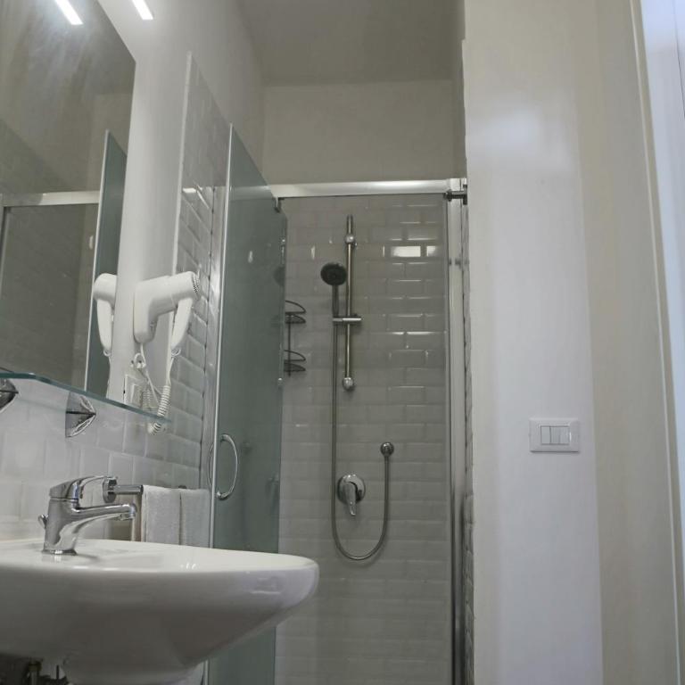 Villa Edera Rental Room - Doppelzimmer mit Balkon und Meerblick - 8