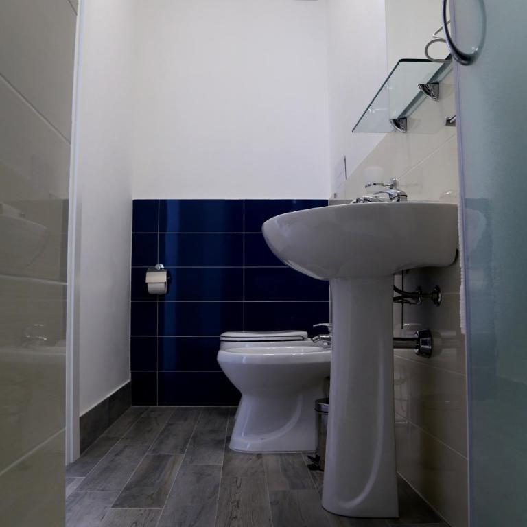 Villa Edera Rental Room - Doppel-/Zweibettzimmer mit Meerblick - 3
