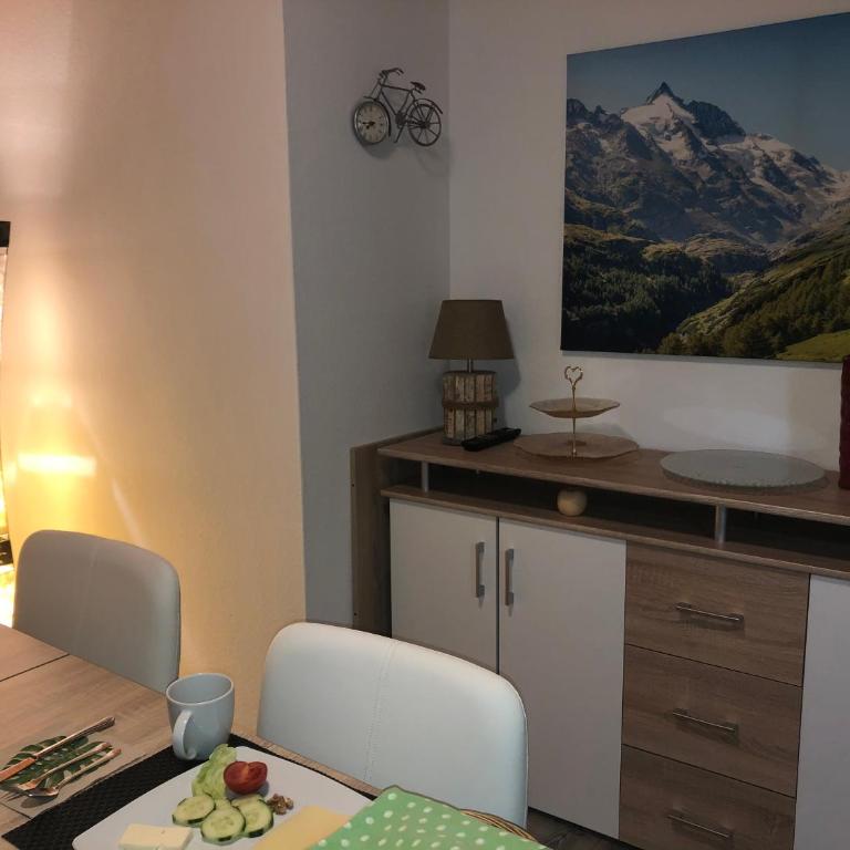 Gästehaus Isler - Zweibettzimmer mit Dusche - 2