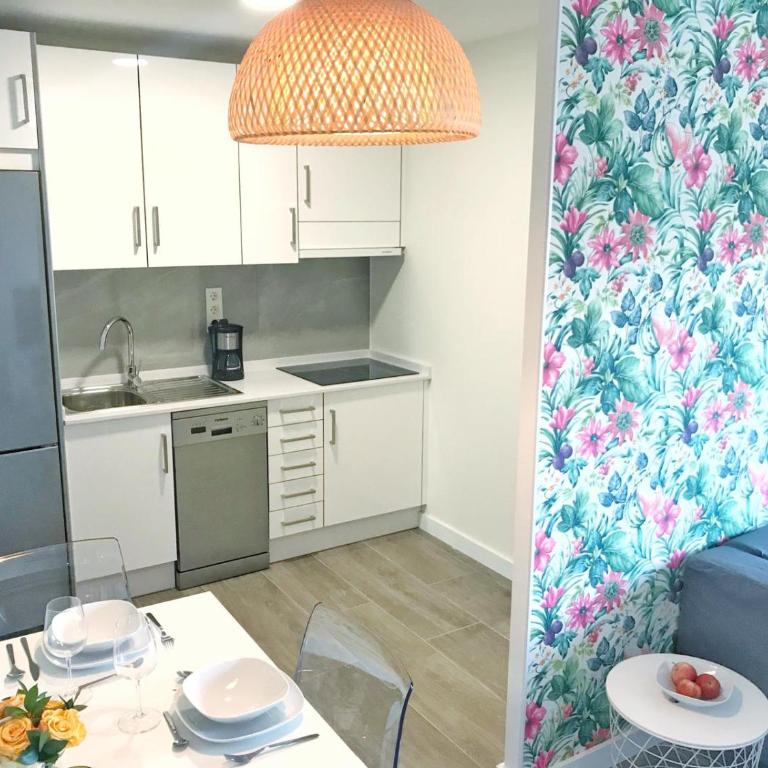 JUST To SLEEP 2 BEDROOMS APARTMENTS - Apartamento Deluxe - 1