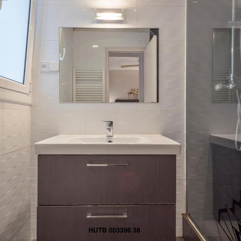 Alcam Urgell - Three-Bedroom Apartment - 16