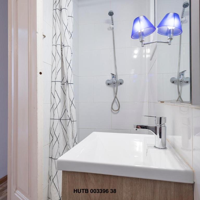 Alcam Urgell - Three-Bedroom Apartment - 17