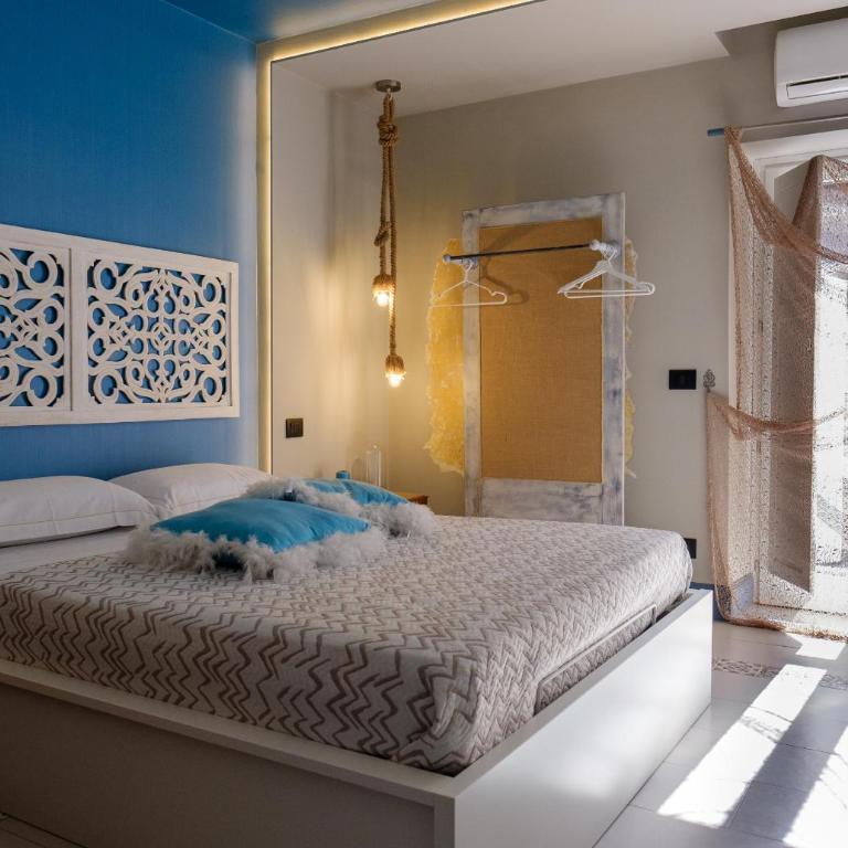 SEKELES Suites - Double Room with Balcony - 2