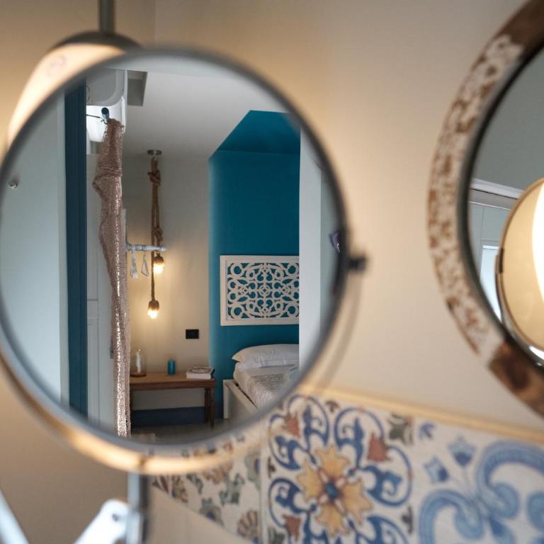 SEKELES Suites - Double Room with Balcony - 7