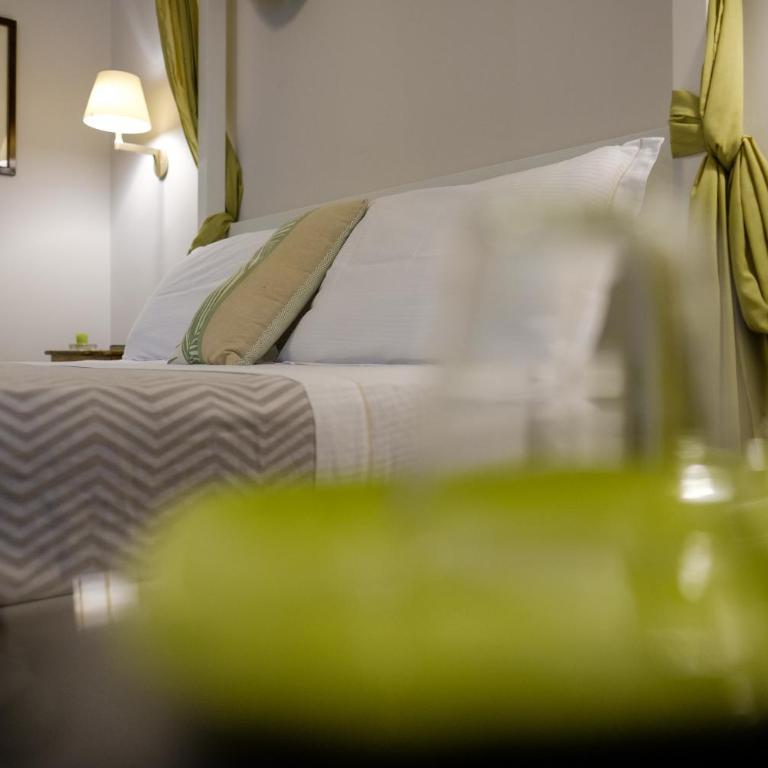 SEKELES Suites - Deluxe King Room - 3