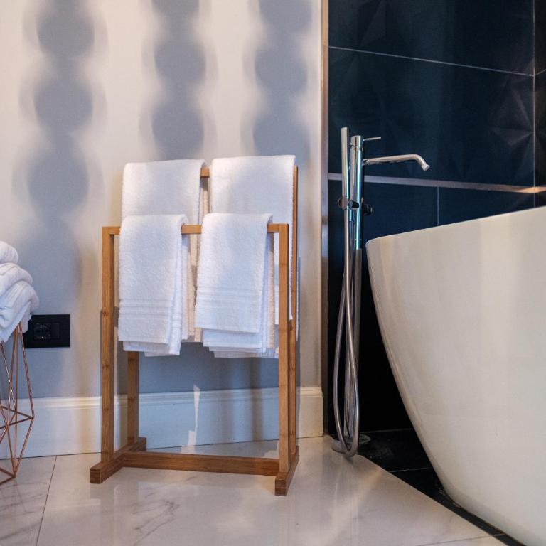 SEKELES Suites - Luxury Quadruple Room - 7
