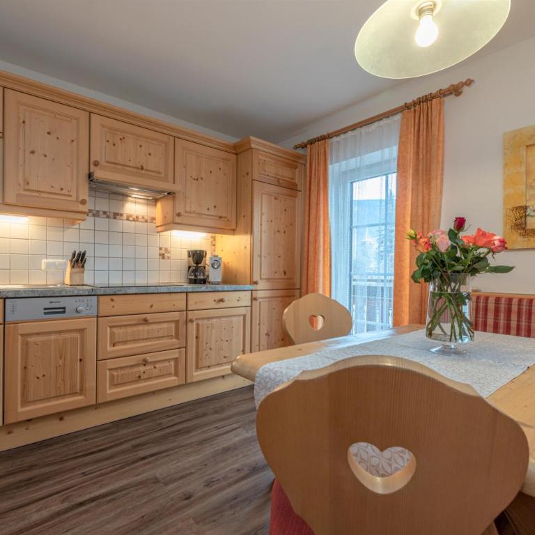 Appartements Umfahrer - Deluxe Apartment mit 2 Schlafzimmern - 1