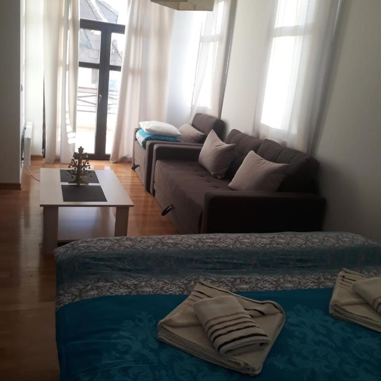 Dvori Apartments - Family Studio - 1