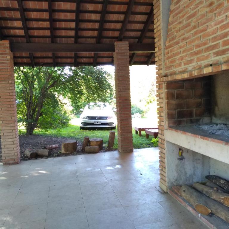 Casa completa con piscina y quincho en Ascochinga, 4 habitaciones, zona golf - Casa de 3 dormitorios - 13