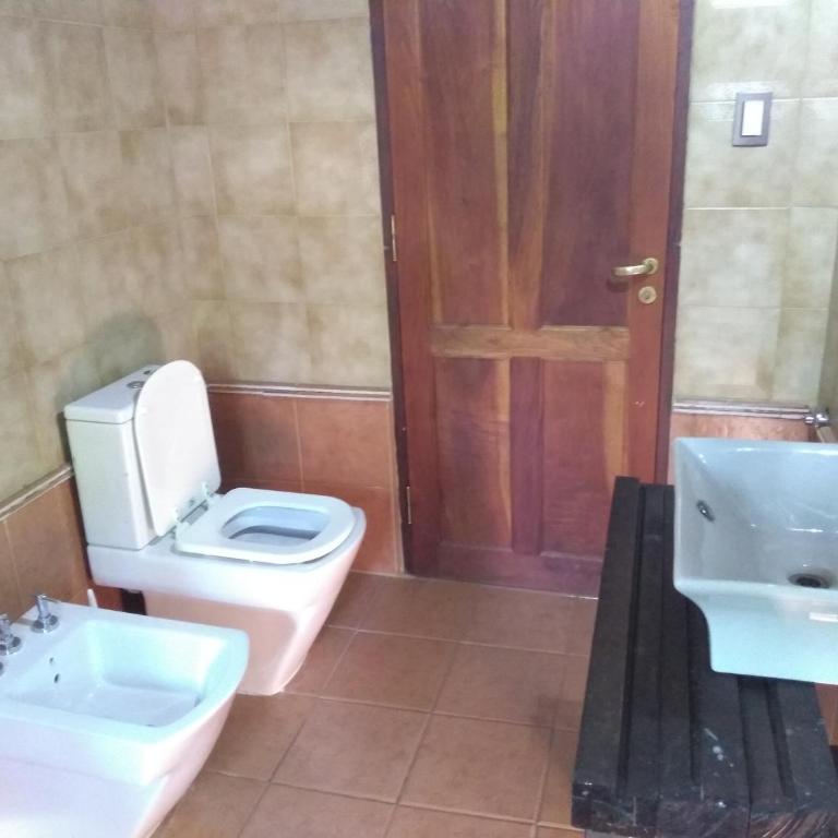 Casa completa con piscina y quincho en Ascochinga, 4 habitaciones, zona golf - Casa de 3 dormitorios - 12
