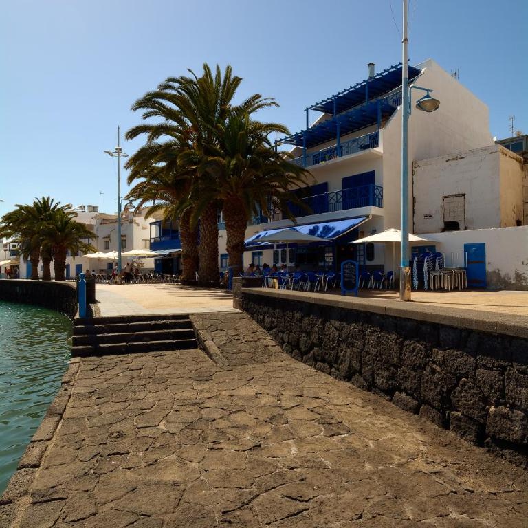 Apartment La Marina Sea Views with terrace By PVL - Apartamento - 23