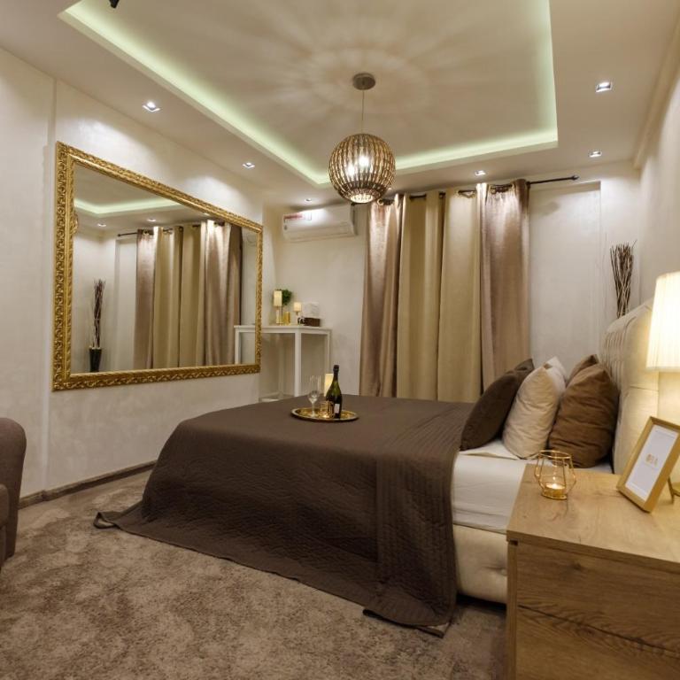 Central Business Apartments Jacuzzi - Superior Apartman - 6