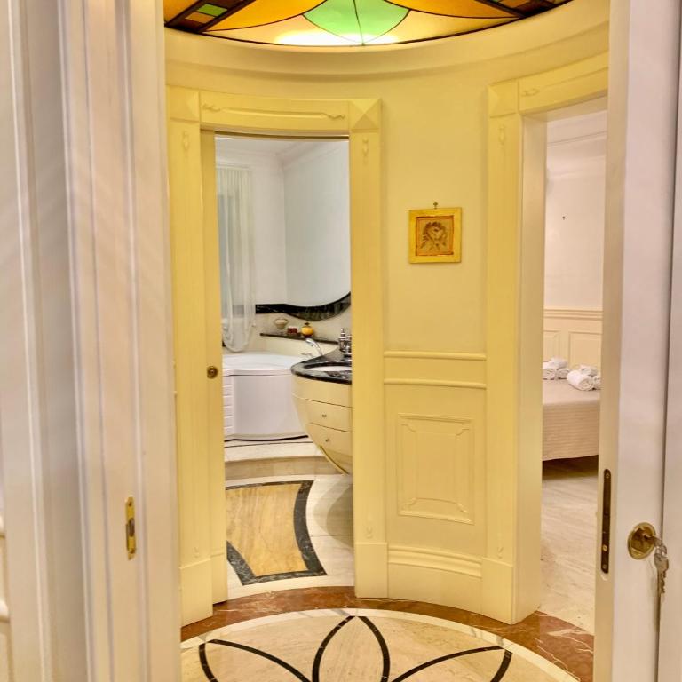 Simon's Guest House Rome - Suite Deluxe avec Baignoire Spa - 19
