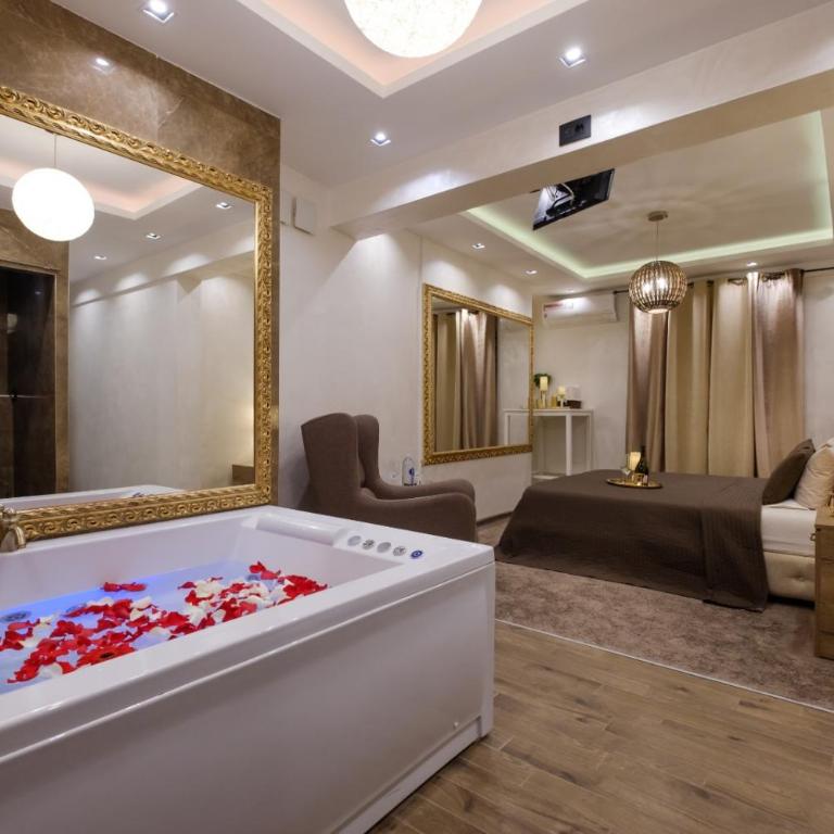 Central Business Apartments Jacuzzi - Superior Apartman - 4