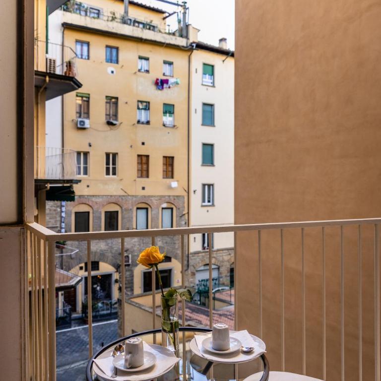 MyFlorenceHoliday Gold Bridge - Appartamento con Balcone - 5
