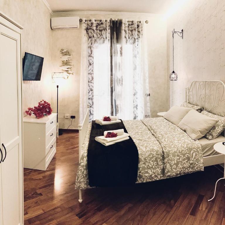 GuestHost - Salerno Historic Center Lovely Flat - Appartamento con 2 Camere da Letto - 1