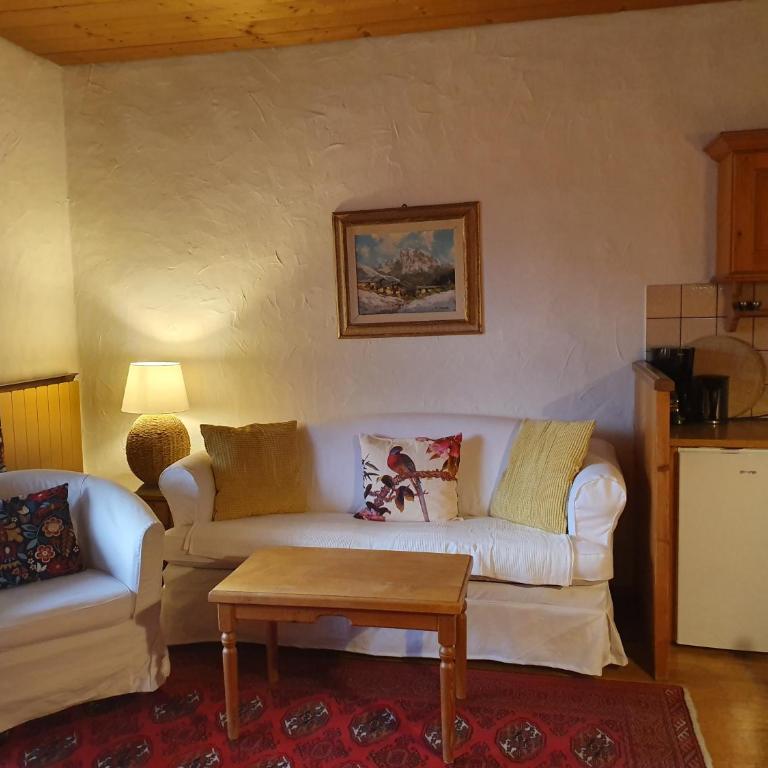 Appartement Pension Bäckenhäusl FERIENWOHNUNGEN Chalets Hütten Komfortzimmer - Comfort Vierbettzimmer - 18