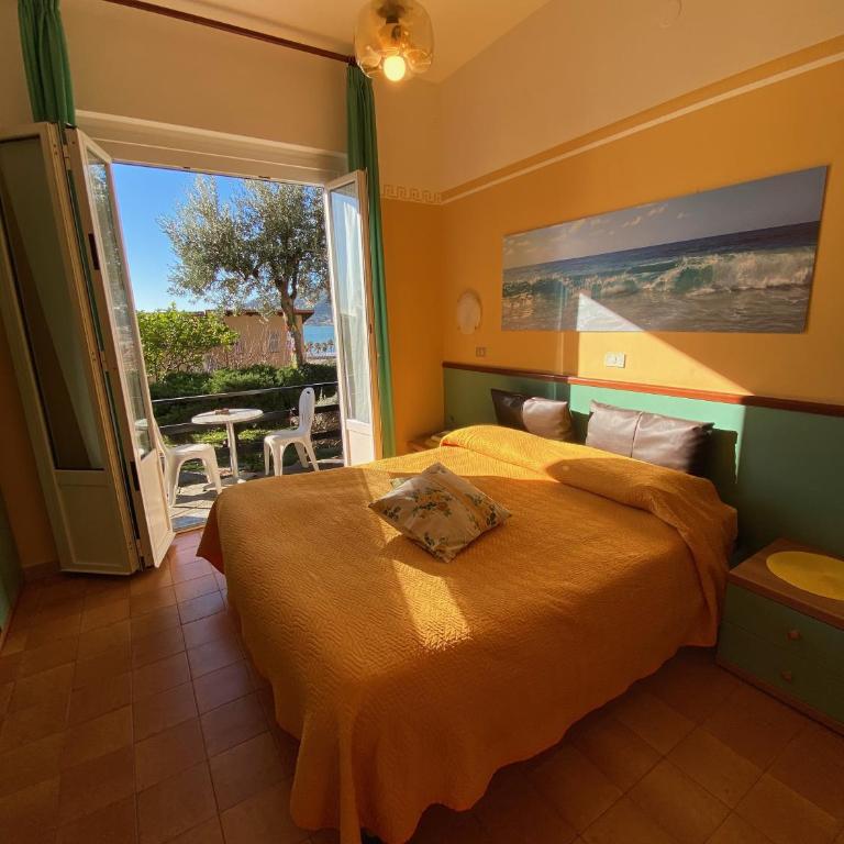 Albergo La Pineta - Camera Matrimoniale/Doppia con Letti Singoli con Vista Mare - 4