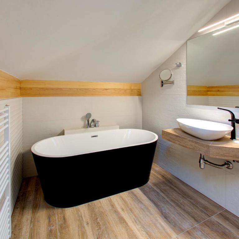 Diamond Rain Boutique Hotel - Deluks Dvokrevetna Soba sa Bračnim Krevetom/Zasebnim Krevetima i Pogledom na Planinu - 5