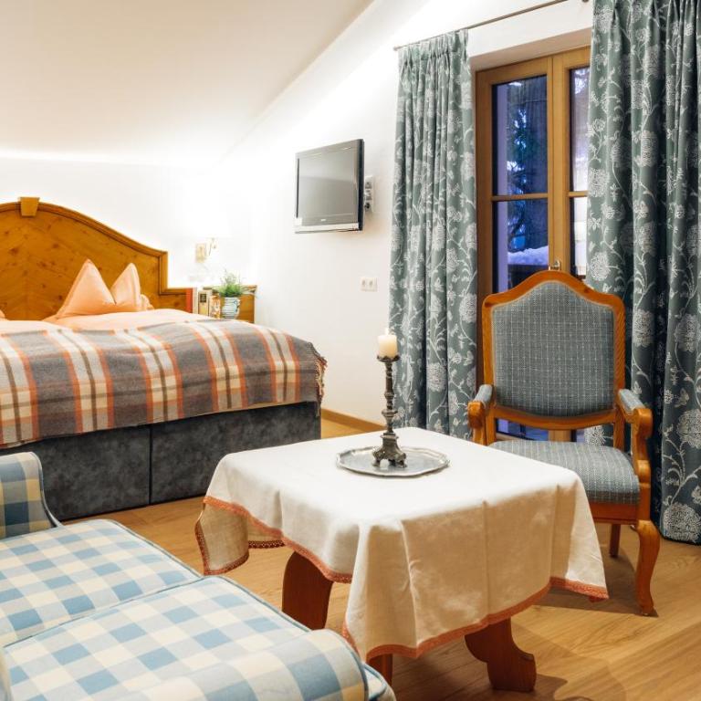 Hotel Lech & Residenz Chesa Rosa - Superior Doppelzimmer mit Balkon Nebengebäude - 6