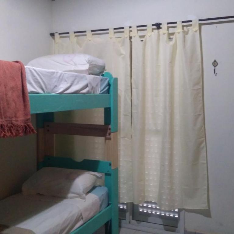 Ruca Kiñe Hostel - Cama en habitación compartida con 4 camas - 9