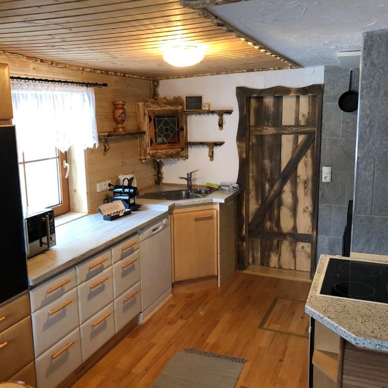 Einser Hütte GesbR - Selbstversorgerhaus für 7 Personen - Haus mit 3 Schlafzimmern - 18