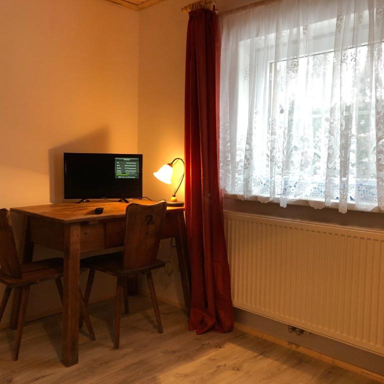 Einser Hütte GesbR - Selbstversorgerhaus für 7 Personen - Haus mit 3 Schlafzimmern - 24
