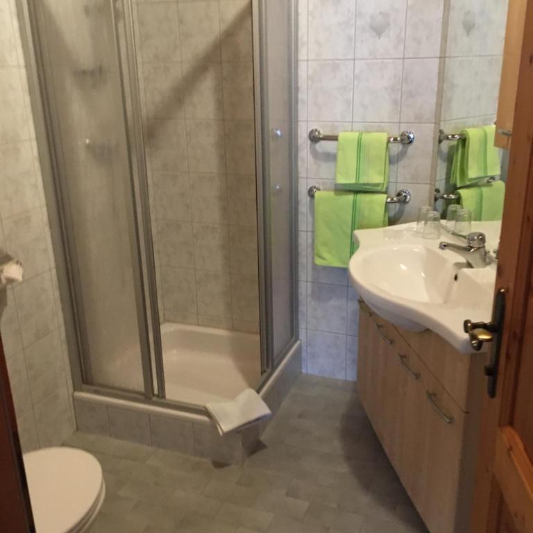 Gerstbreinhof - Doppel-/Zweibettzimmer mit Zustellbett - 3