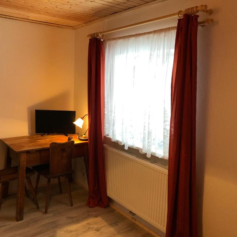 Einser Hütte GesbR - Selbstversorgerhaus für 7 Personen - Haus mit 3 Schlafzimmern - 7