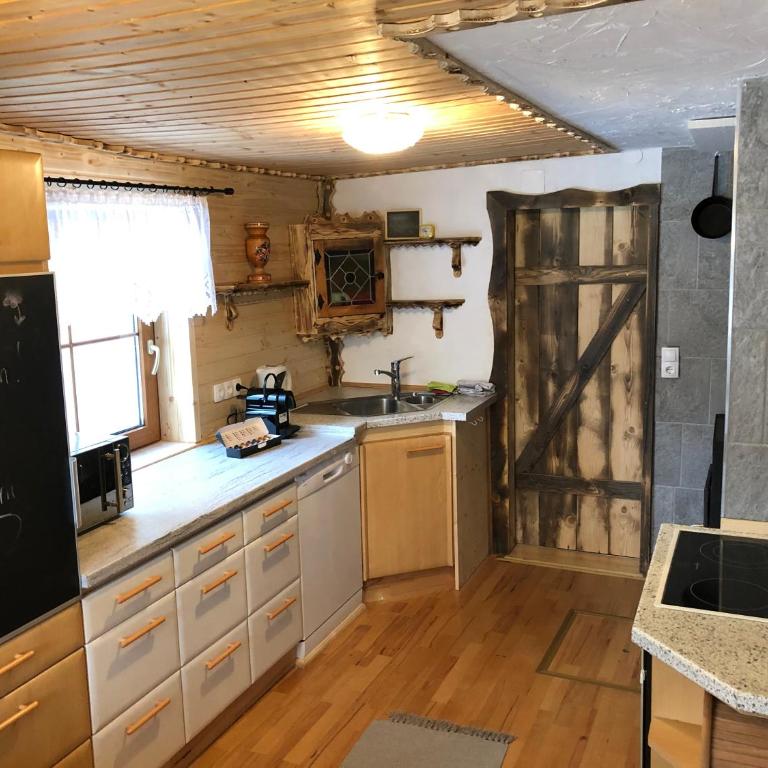 Einser Hütte GesbR - Selbstversorgerhaus für 7 Personen - Haus mit 3 Schlafzimmern - 17