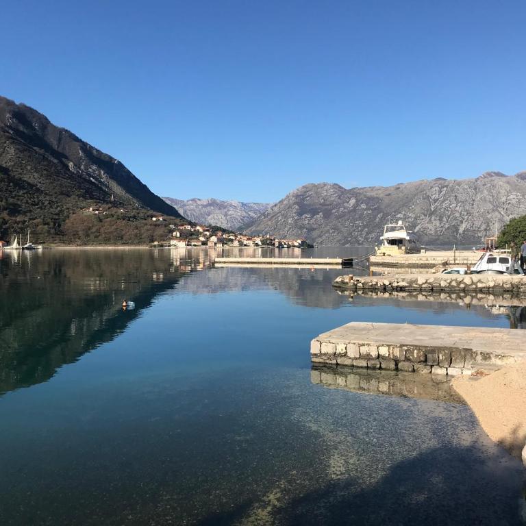 Villa Miramare , Dobrota seafront - Apartman sa Terasom - 10