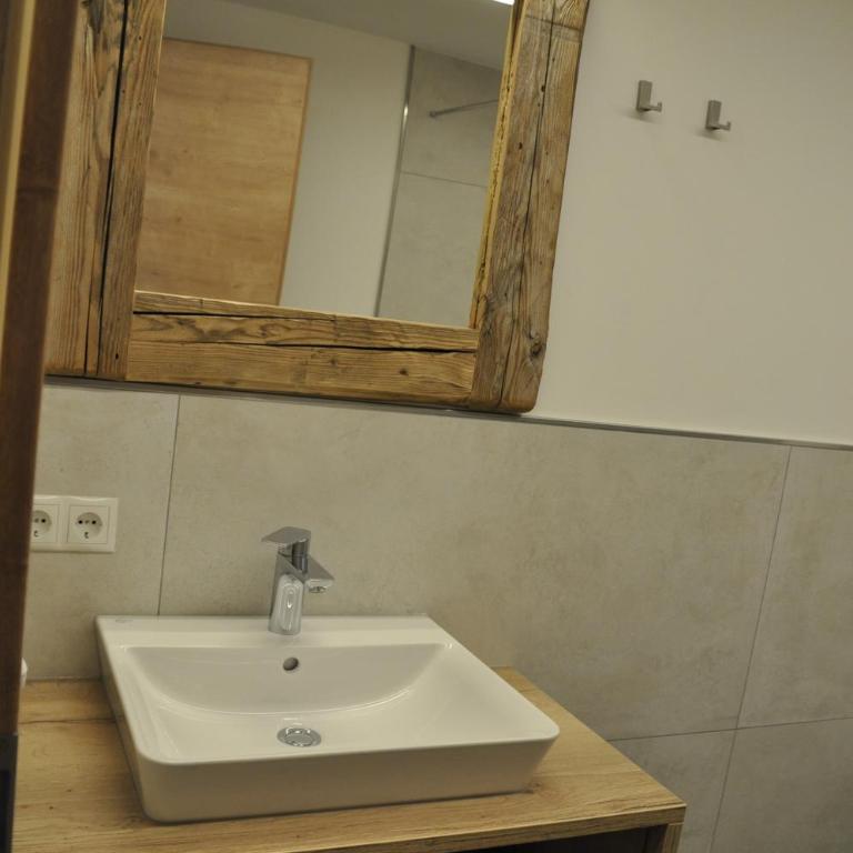 Herzis Appartements - Apartment mit 2 Schlafzimmern - 3