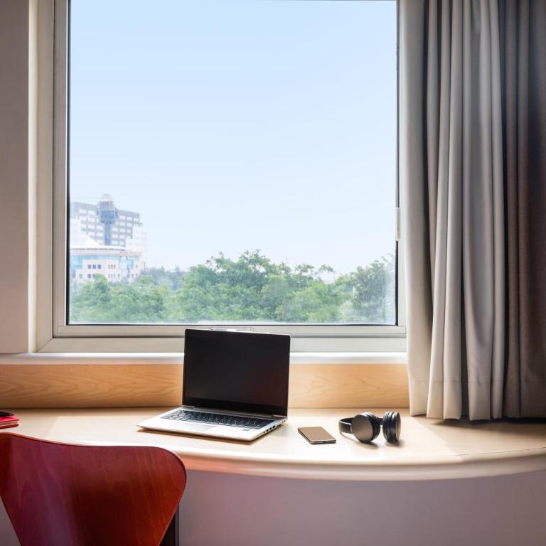 Ibis Guadalajara Expo - Standard Room with Two Double Beds - 4