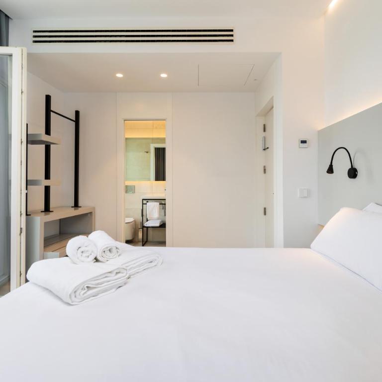 Dormos Hotel - Habitación Doble Deluxe con balcón - 3