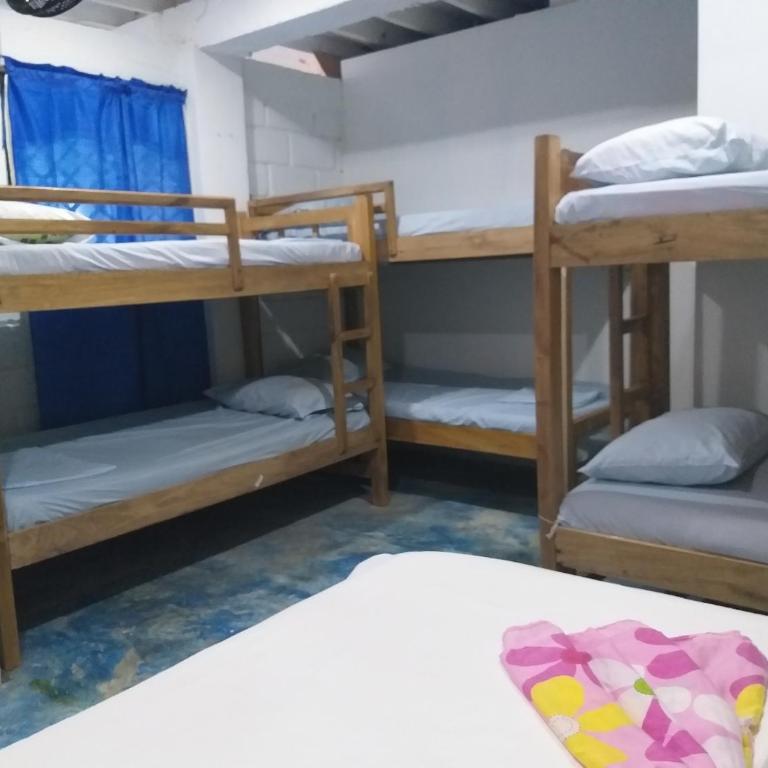 Hostel Blue Sea Rincon del Mar - 8-Bed Mixed Dormitory Room - 2