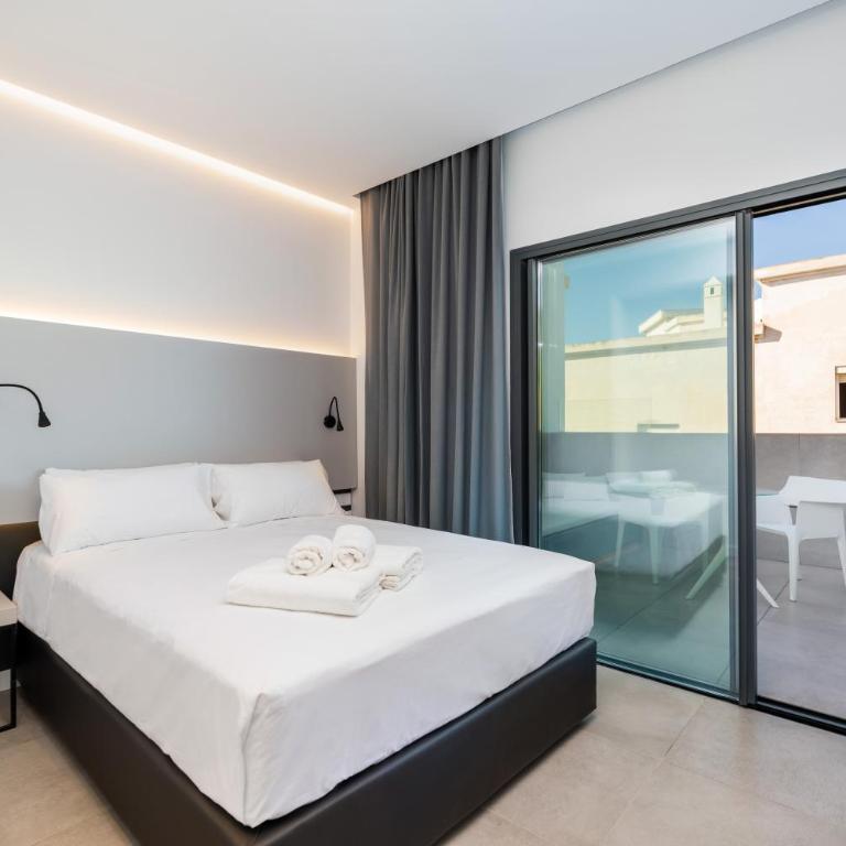 Dormos Hotel - Habitación Doble Superior con terraza y piscina - 5