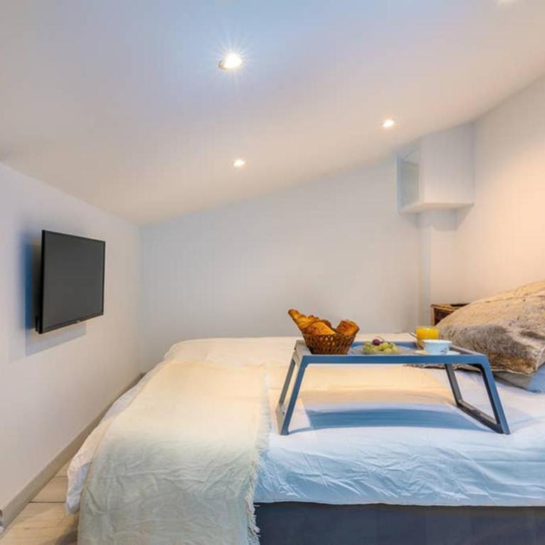 PENTHOUSE Loft 5MIN PALAIS DES FESTIVALS AND BEACH terrace view on castle - Apartment - 17