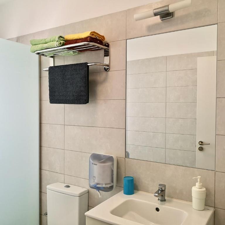The Blue Corner Apartments - Apartamento con bañera de hidromasaje y jardín - 13