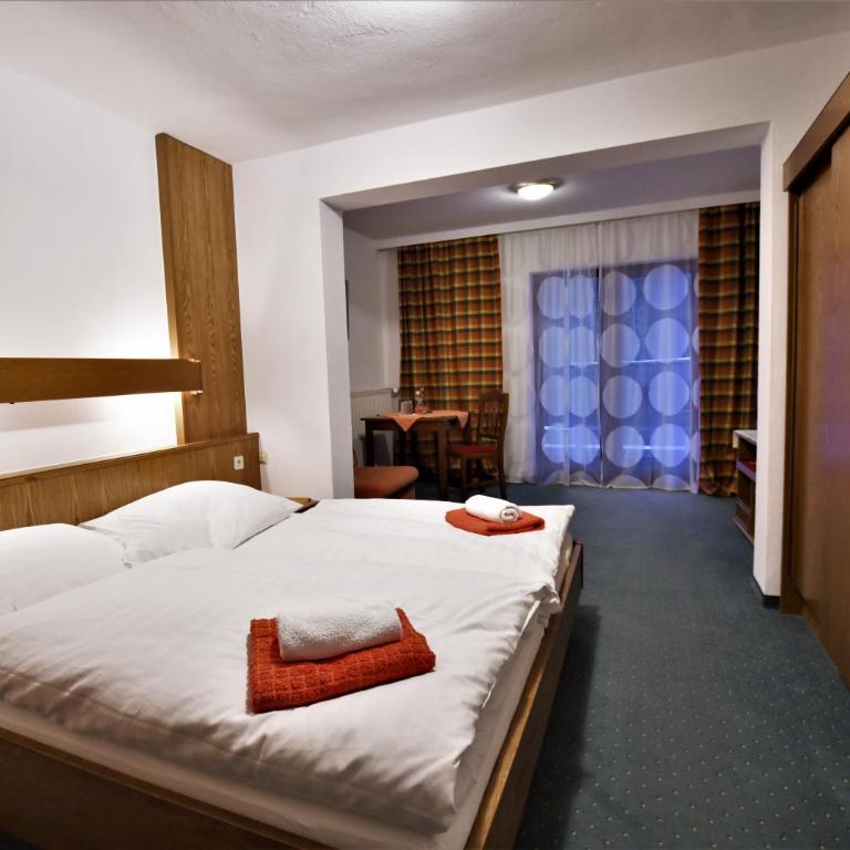 Hotel Vanda - Großes Doppelzimmer - 9