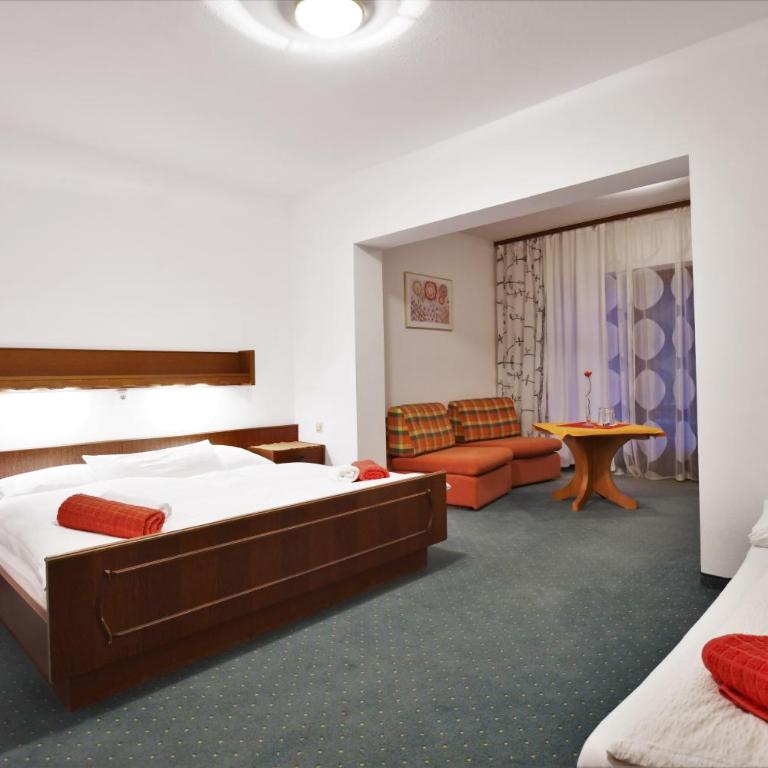 Hotel Vanda - Economy Dreibettzimmer - 9
