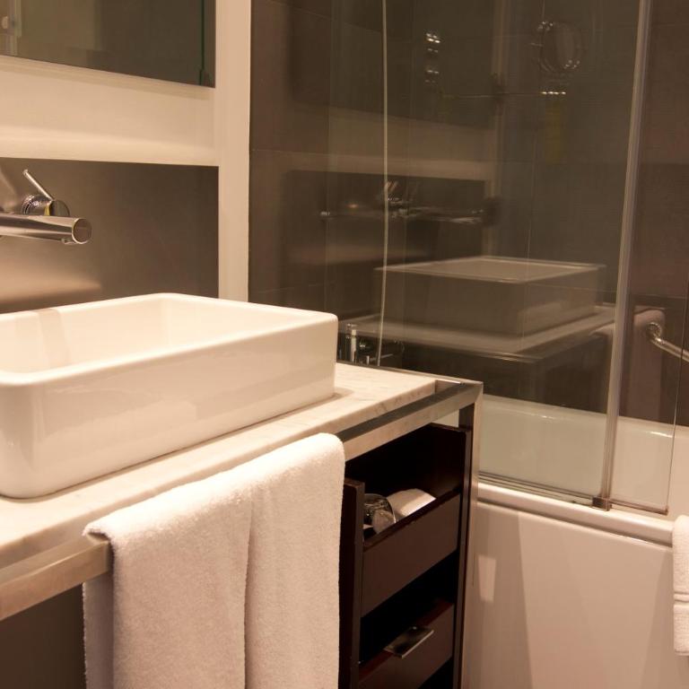 Sixtytwo Hotel - Double Room with Extra Bed - 5