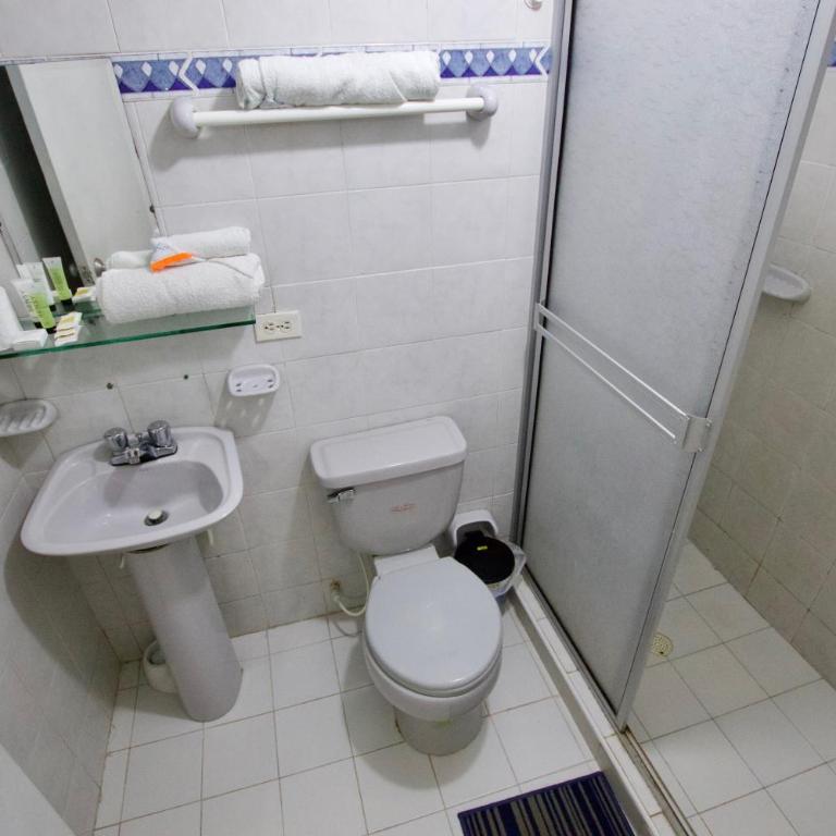 QuillaHost Guesthouse - Habitación Doble con cama supletoria - 4